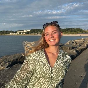 Meet your Posher, Charline